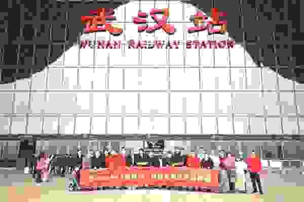 榄菊号高铁专列首发，温情守护万千榄菊人归“家”