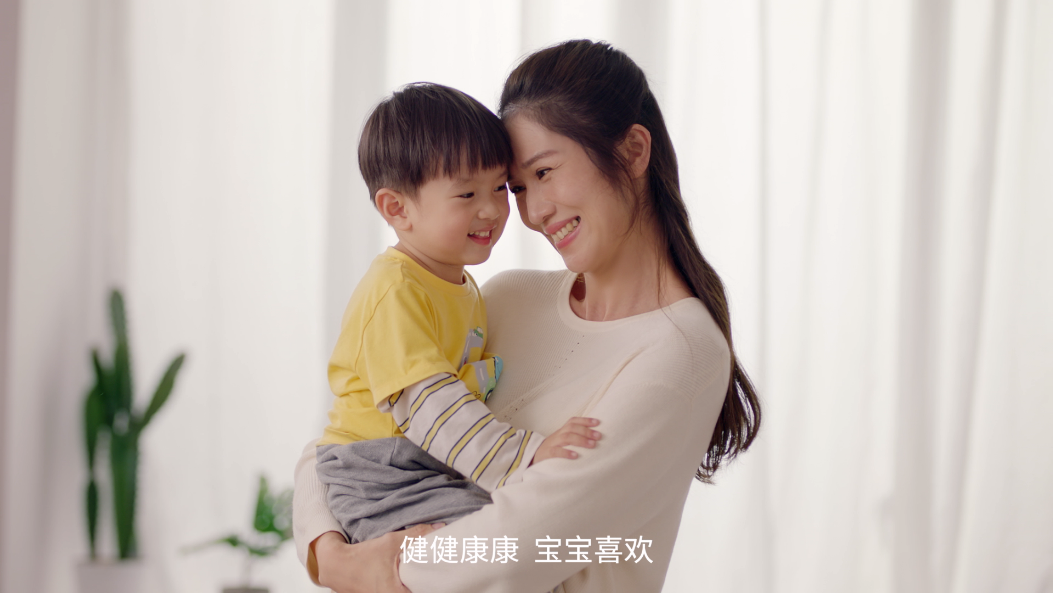 100%纯净棉守护健康成长，全棉时代“宝宝不想红”TVC上线