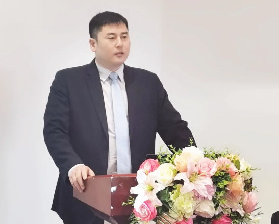 越努力越幸运！荣盛物业行稳致远，变中求进！