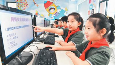 专家建议：以行业合力防治未成年人网络沉迷
