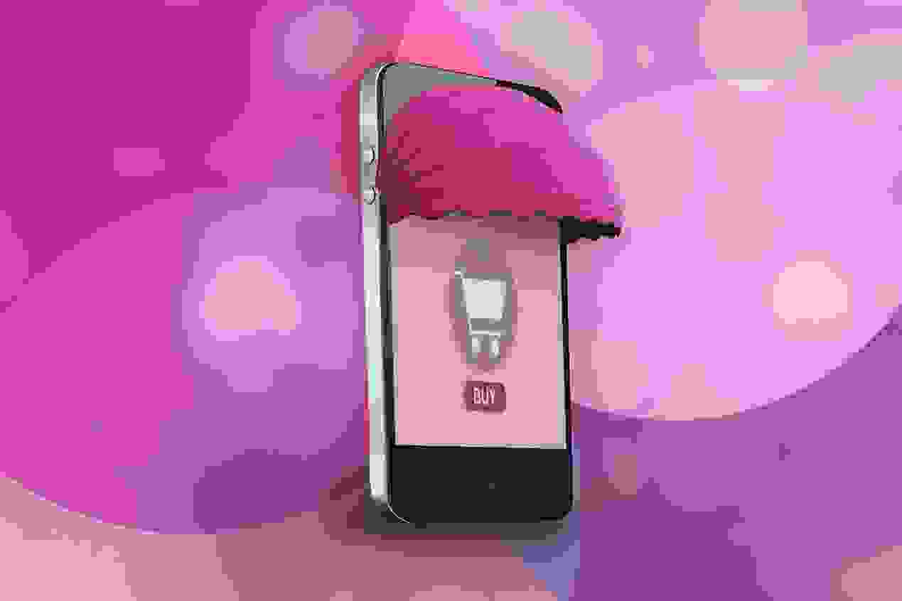 桌子上的手机

中度可信度描述已自动生成