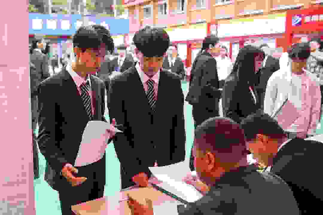 匠心引领 爱与责任——云南新华2021年秋季百企千岗进校园大型人才双选会