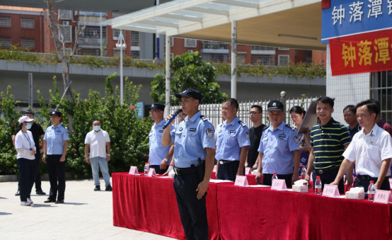 合生雅居赞助警车 助力钟落潭镇巡逻防控