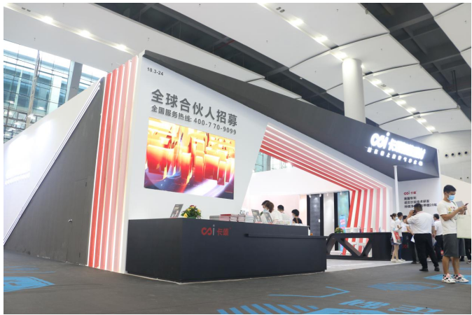 卡颂智能壁材惊艳广州建博会 展现涂料市场新势力