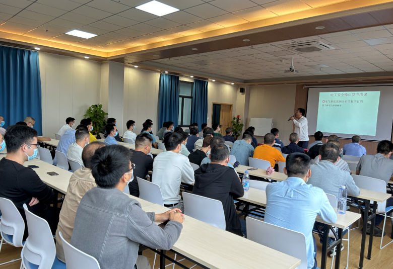 东莞创业学院新一期电工班开班