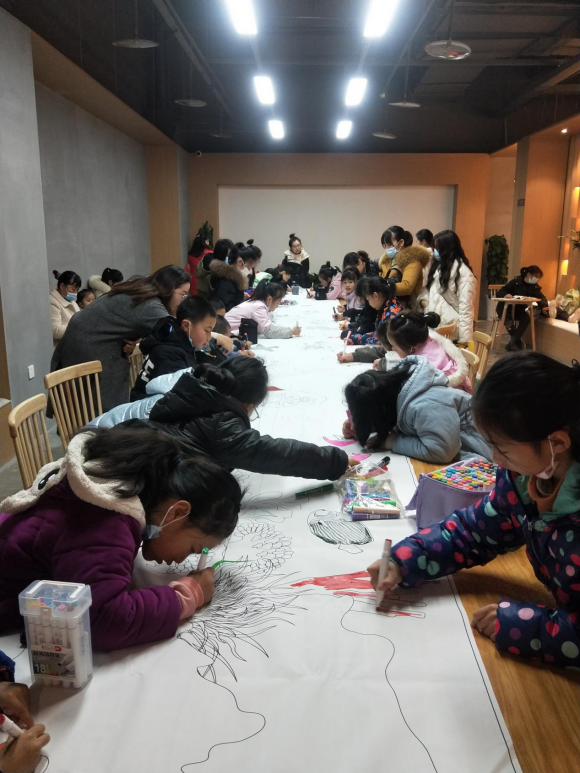 圣桦集团南部圣桦时代广场举办“共绘一幅画”活动