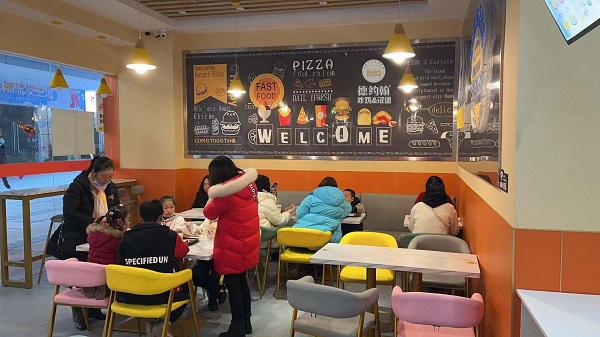 德约翰炸鸡汉堡火爆人气单品必点，正式开启美食之旅