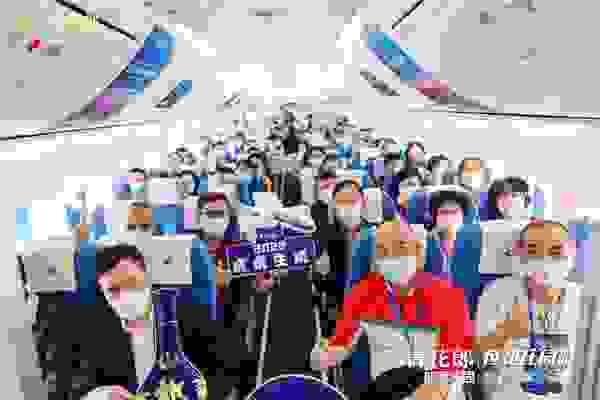 持续精耕C端，2022青花郎·包机庄园游启航