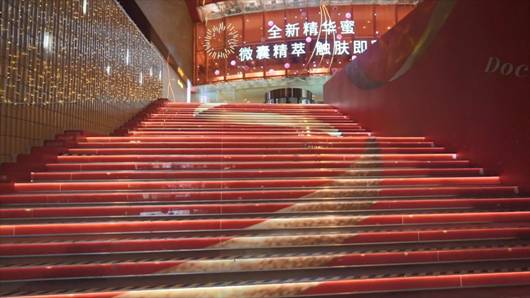 奥伦纳素携手夜空彩虹绽放品牌百年传奇光彩