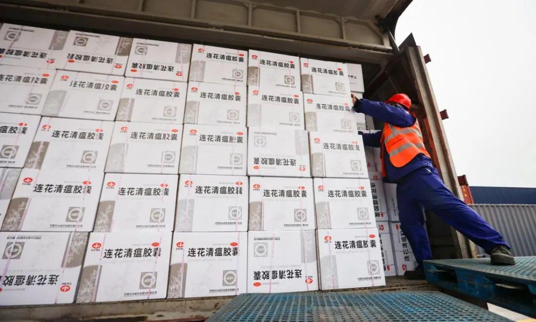 中国红十字会支持上海874万余盒连花清瘟胶囊助力疫情防控