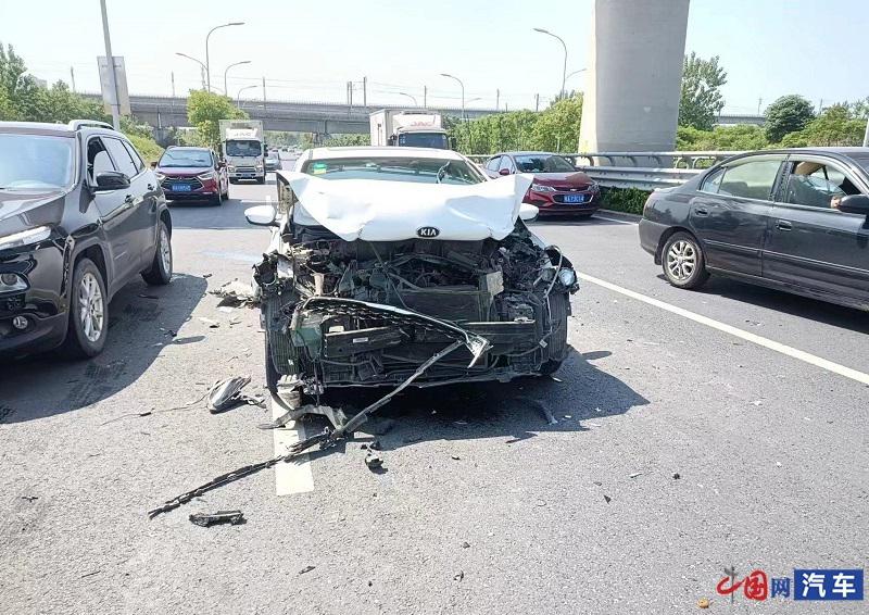 严重事故后气囊未弹开 起亚未检测仅凭照片称：未达起爆条件