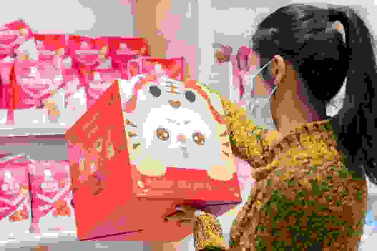 包装盒变虎头帽，良品铺子的“脑洞”设计推进节能减