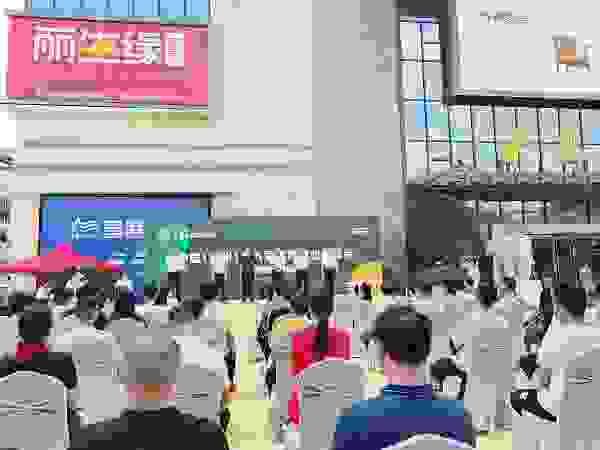 中国（赣州）第九届家具产业博览会上“家具大世界”广受追捧