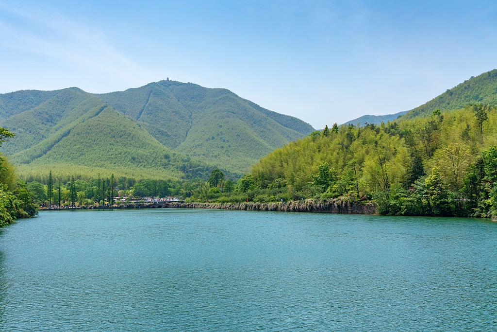 家乡田纯净水，引领健康饮水新潮流！