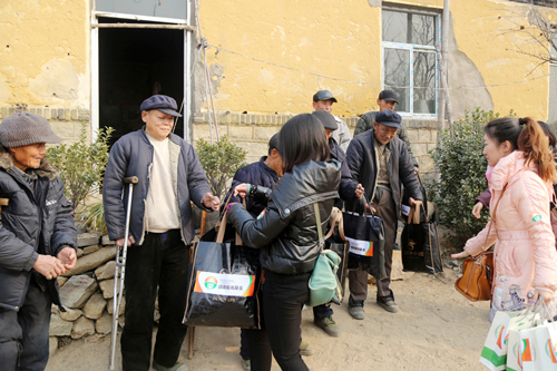 传递“盛鼎心 ”│黄天歌先生携手盛鼎阳光基金为麻风老人和贫困生送温暖
