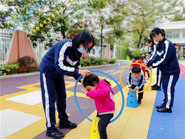 在游乐中提高自主学习能力,珠海市香洲区彩虹蜗牛幼儿园致力培养孩子创造力