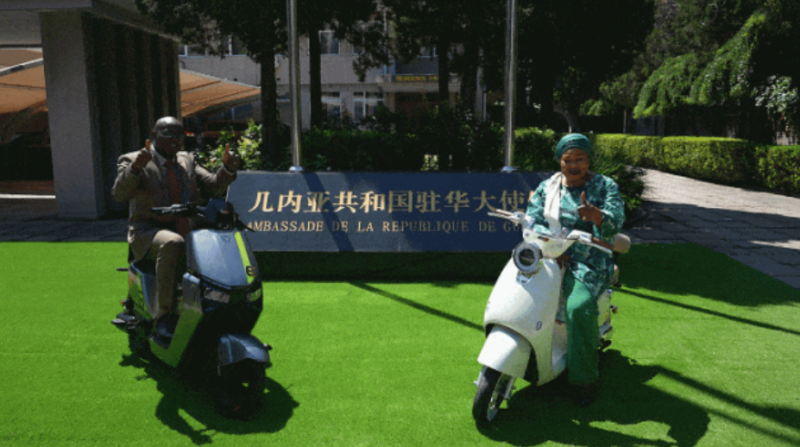 驻华大使认可、明星同款、老外疯抢，雅迪领潮China Ride