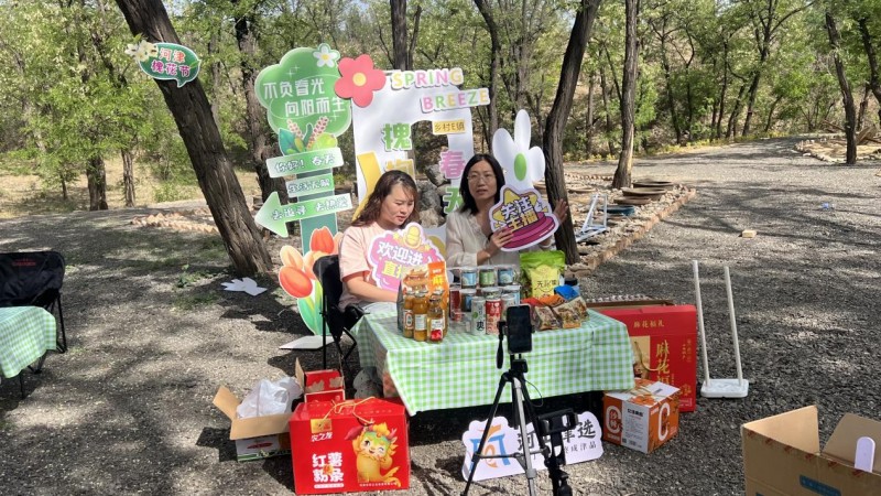 “槐” 抱春天：河津市乡村e镇户外专场直播，奏响乡村振兴新乐章