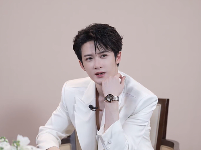 02 檀健次演绎Centrix晶萃系列开芯腕表.jpg