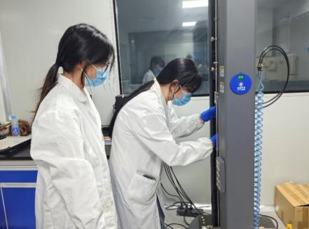 江西理工大学铜芯铜意组创制超薄铜箔的科研之路 ——用青春书写科技新篇章