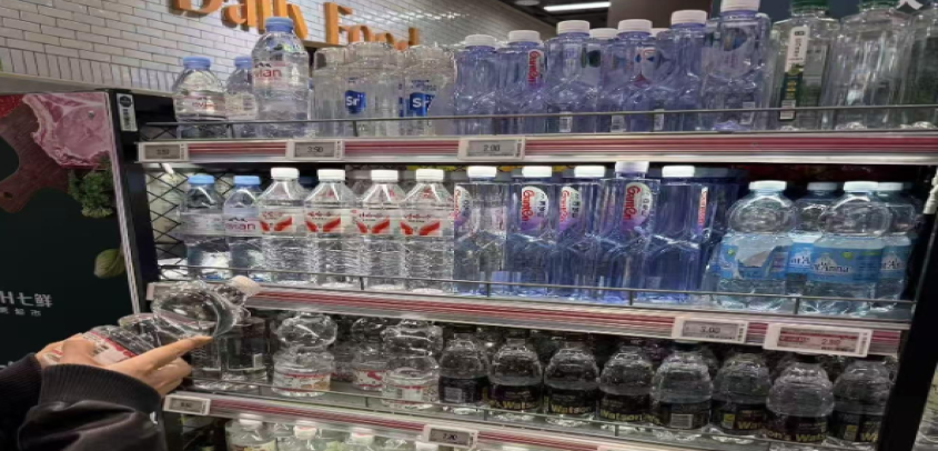 乳饮2025|传承、资本与产品力，老品牌的“三场仗”